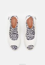 Z62T1492 Women Anna Field Wedge Sandals White - Image 6