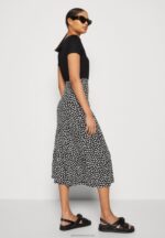 Z62T171 Women Anna Field Jersey Dress Black/White - Image 4