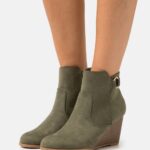 Z62T1913 Women Anna Field Wedge Ankle Boots Khaki