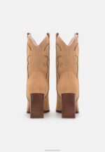 Z62T2052 Women Anna Field Leather Cowboy/Biker Ankle Boot Beige - Image 4