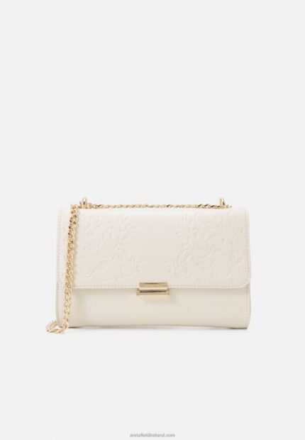 Z62T2437 Women Anna Field Clutch Beige