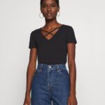 Z62T249 Women Anna Field Print T-Shirt Black