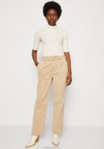 Z62T270 Women Anna Field Print T-Shirt Off-White - Image 4