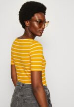 Z62T295 Women Anna Field Print T-Shirt Dark Yellow/White - Image 5