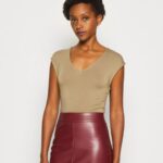 Z62T309 Women Anna Field Print T-Shirt Beige