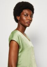 Z62T315 Women Anna Field Basic T-Shirt Olive - Image 4