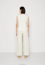 Z62T343 Women Anna Field Basic T-Shirt Off-White - Image 3
