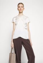 Z62T346 Women Anna Field Print T-Shirt Off White - Image 7