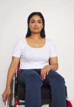 Z62T350 Women Anna Field Basic T-Shirt White - Image 4