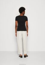 Z62T353 Women Anna Field Print T-Shirt Black - Image 3