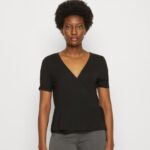 Z62T361 Women Anna Field Print T-Shirt Black