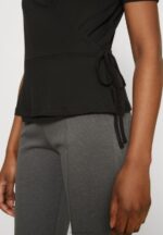 Z62T361 Women Anna Field Print T-Shirt Black - Image 6