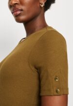 Z62T368 Women Anna Field Print T-Shirt Khaki - Image 6