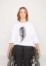 Z62T371 Women Anna Field Print T-Shirt White - Image 6
