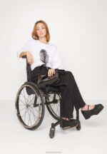 Z62T371 Women Anna Field Print T-Shirt White - Image 7