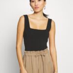 Z62T384 Women Anna Field Top Black