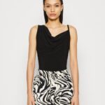Z62T386 Women Anna Field Top Black
