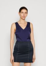Z62T396 Women Anna Field Top Blue