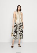 Z62T408 Women Anna Field Top Off-White - Image 2
