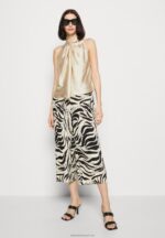 Z62T408 Women Anna Field Top Off-White - Image 4