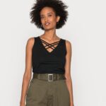 Z62T423 Women Anna Field Top Black