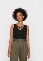 Z62T423 Women Anna Field Top Black