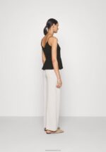 Z62T427 Women Anna Field 2 Pack Top Black/White - Image 3