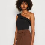 Z62T430 Women Anna Field Top Black