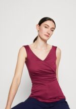 Z62T472 Women Anna Field Top Dark Red - Image 4
