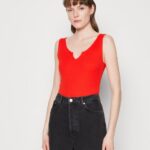 Z62T482 Women Anna Field Top Red
