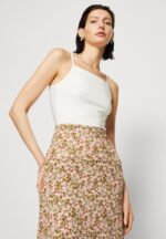 Z62T492 Women Anna Field Top Off-White - Image 4