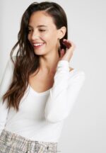 Z62T528 Women Anna Field Basic Long Sleeved Top White - Image 4