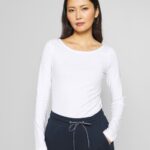 Z62T571 Women Anna Field Long Sleeved Top White