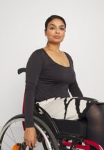 Z62T580 Women Anna Field Long Sleeved Top Black - Image 4