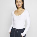 Z62T581 Women Anna Field Long Sleeved Top White