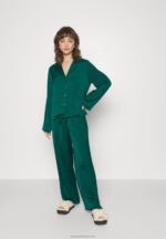 Z62T1064 Women Anna Field Gift Box Pj Set Pyjamas Green - Image 2