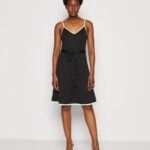 Z62T115 Women Anna Field Jersey Dress Black/White