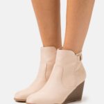 Z62T1902 Women Anna Field Wedge Ankle Boots Beige