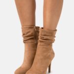 Z62T2256 Women Anna Field High Heeled Ankle Boots Cognac