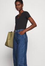 Z62T249 Women Anna Field Print T-Shirt Black - Image 5