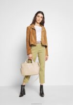Z62T260 Women Anna Field Print T-Shirt Off-White - Image 2