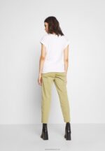 Z62T260 Women Anna Field Print T-Shirt Off-White - Image 3