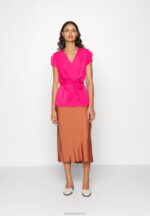 Z62T262 Women Anna Field Print T-Shirt Pink - Image 2
