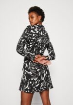 Z62T29 Women Anna Field Day Dress Black/White - Image 4