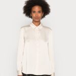 Z62T667 Women Anna Field Button-Down Blouse Nude