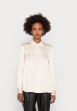 Z62T667 Women Anna Field Button-Down Blouse Nude