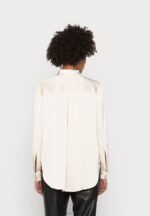 Z62T667 Women Anna Field Button-Down Blouse Nude - Image 3