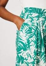 Z62T861 Women Anna Field Shorts Green/Off White - Image 4