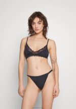 Z62T942 Women Anna Field 2 Pack Triangle Bra Black/ White